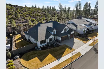 60836 SW Headwaters Loop, Bend, OR 97702 - Photo 2