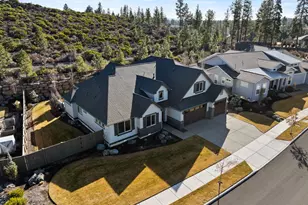 60836 SW Headwaters Loop, Bend, OR 97702 - Photo 2