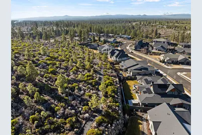 60836 SW Headwaters Loop, Bend, OR 97702 - Photo 62
