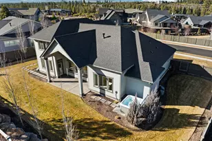 60836 SW Headwaters Loop, Bend, OR 97702 - Photo 54