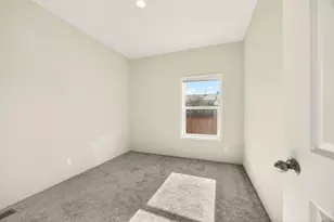 4729 S Pacific Hwy, Phoenix, OR 97535 - Photo 14