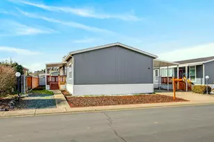 4729 S Pacific Hwy, Phoenix, OR 97535 - Photo 28