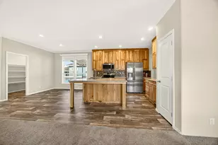 4729 S Pacific Hwy, Phoenix, OR 97535 - Photo 8