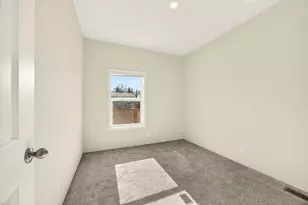 4729 S Pacific Hwy, Phoenix, OR 97535 - Photo 14