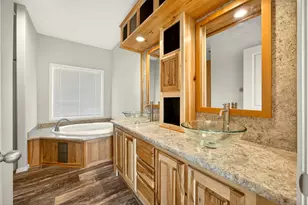 4729 S Pacific Hwy, Phoenix, OR 97535 - Photo 24