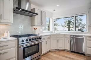 1295 NW City View Dr, Bend, OR 97703 - Photo 16