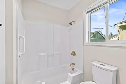 672 Shadow Wood Drive, Medford, OR 97501 - Photo 12