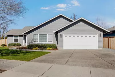 608 SE Liberty Drive, Grants Pass, OR 97527 - Photo 2