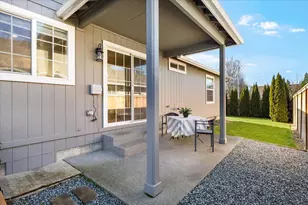 608 SE Liberty Dr, Grants Pass, OR 97527 - Photo 30