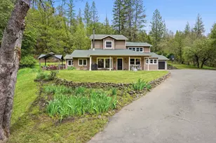 18781 E Evans Creek Rd, Rogue River, OR 97537 - Photo 2