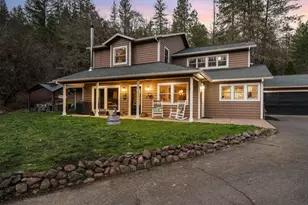 18781 E Evans Creek Rd, Rogue River, OR 97537 - Photo 4