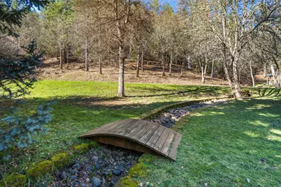 18781 E Evans Creek Road, Rogue River, OR 97537 - Photo 12