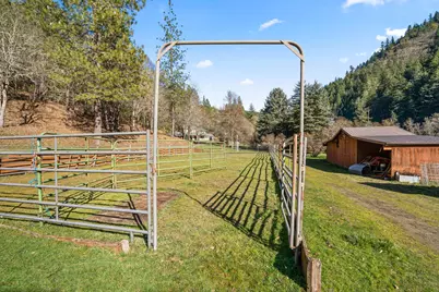 18781 E Evans Creek Road, Rogue River, OR 97537 - Photo 74