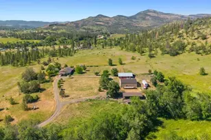 800 Hillandale Cir, Eagle Point, OR 97524 - Photo 2