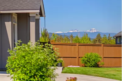 3859 NE Oakside Loop, Bend, OR 97701 - Photo 2