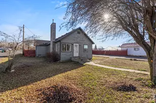 2103 Etna St, Klamath Falls, OR 97603 - Photo 2