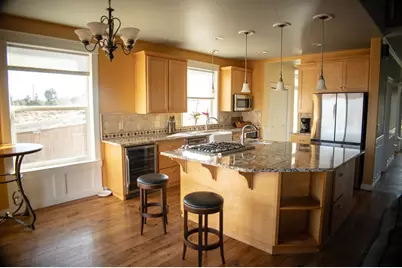 3995 SW Salmon Avenue, Redmond, OR 97756 - Photo 4