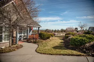 3995 SW Salmon Ave, Redmond, OR 97756 - Photo 2