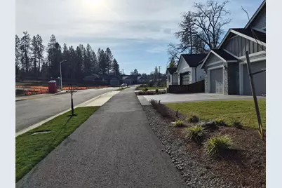 2555 SE Overland Drive, Grants Pass, OR 97527 - Photo 8