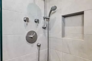 2735 NW Crossing Dr, Bend, OR 97703 - Photo 34