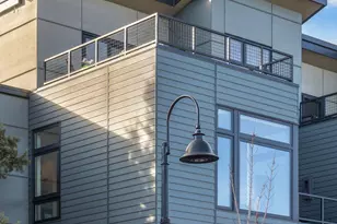 2735 NW Crossing Dr, Bend, OR 97703 - Photo 2