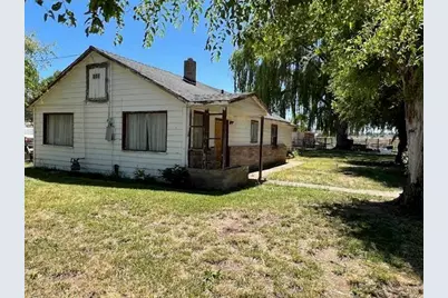 585 SW Fairgrounds Road, Madras, OR 97741 - Photo 1