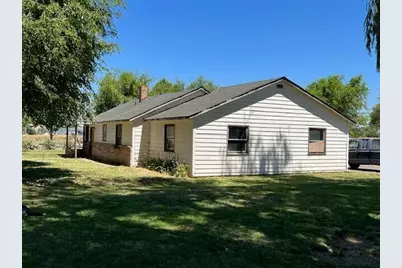 585 SW Fairgrounds Road, Madras, OR 97741 - Photo 2