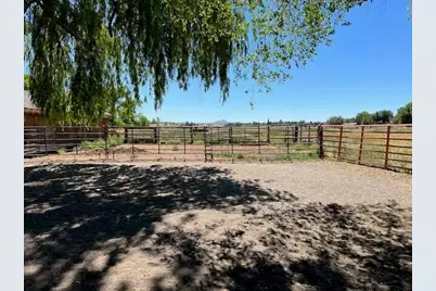 585 SW Fairgrounds Road, Madras, OR 97741 - Photo 6
