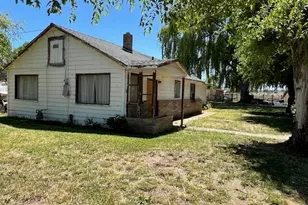 585 SW Fairgrounds Rd, Madras, OR 97741 - Photo 2