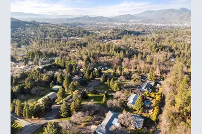 334 Village Lane, Grants Pass, OR 97527 - Photo 50