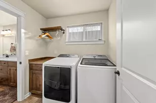 63149 NE Hadley Pl, Bend, OR 97701 - Photo 44