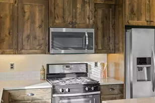 63149 NE Hadley Pl, Bend, OR 97701 - Photo 20