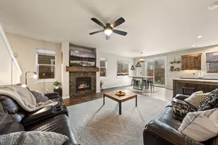 63149 NE Hadley Pl, Bend, OR 97701 - Photo 4