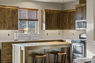 63149 NE Hadley Pl, Bend, OR 97701 - Photo 16