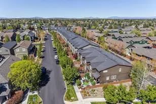 20972 NE High Desert Ln, Bend, OR 97701 - Photo 2