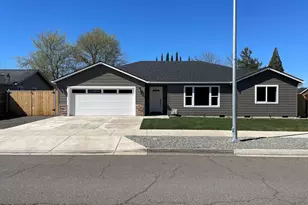 2963 Stonebrook Dr, Medford, OR 97504 - Photo 1