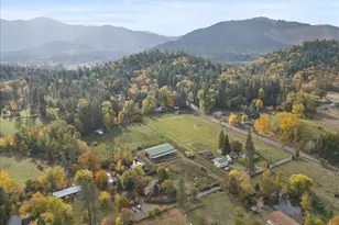 1931 Sleepy Hollow Loop, Grants Pass, OR 97527 - Photo 4