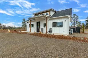 201 Bogey Ln, Eagle Point, OR 97524 - Photo 8