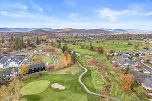 201 Bogey Ln, Eagle Point, OR 97524 - Photo 26