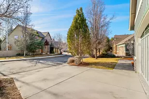 19525 Sugar Mill Loop, Bend, OR 97702 - Photo 42