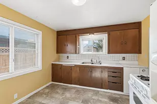 840 B St, Ashland, OR 97520 - Photo 6