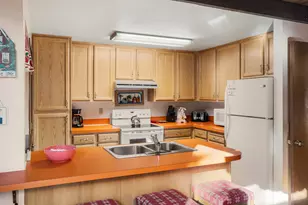 57057 Tennis Village Ln, Sunriver, OR 97707 - Photo 12