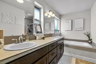 654 NW 27th St, Redmond, OR 97756 - Photo 8