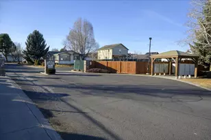 2380 SW Phlox Pond Dr, Redmond, OR 97756 - Photo 26