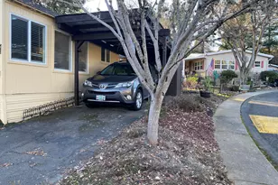 1055 N 5th St, Jacksonville, OR 97530 - Photo 4