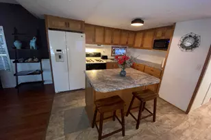 1055 N 5th St, Jacksonville, OR 97530 - Photo 12