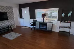 1055 N 5th St, Jacksonville, OR 97530 - Photo 6