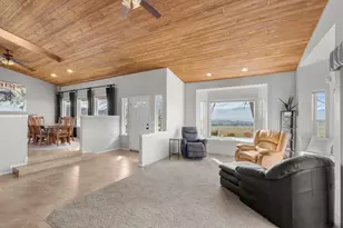 4935 Cherry Ln, Medford, OR 97504 - Photo 12