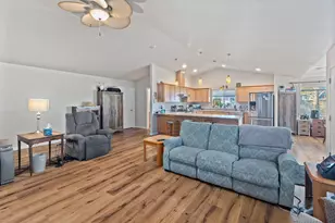 8576 E Evans Creek Rd, Rogue River, OR 97537 - Photo 12