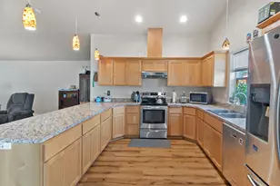 8576 E Evans Creek Rd, Rogue River, OR 97537 - Photo 6